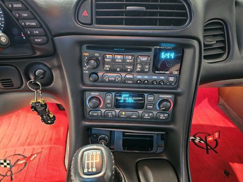 Used 1997 Chevrolet Corvette Coupe w/ Memory Pkg image 28