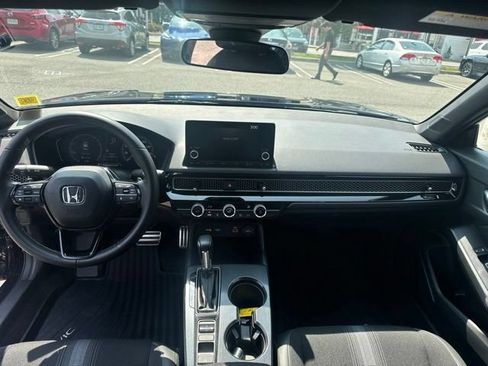 Used 2023 Honda Civic Sport image 15