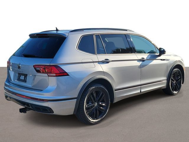 Certified 2022 Volkswagen Tiguan SE R-Line FWD image 4