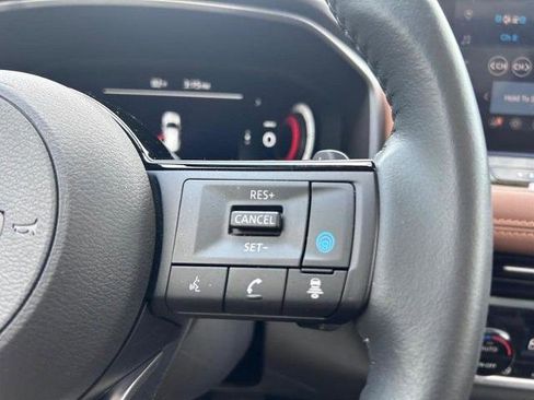 Used 2024 Nissan Rogue Platinum w/ Platinum Premium Package image 16