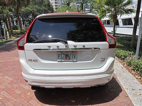 Used 2015 Volvo XC60 T6 w/ Proximity Package AWD/4WD image 21
