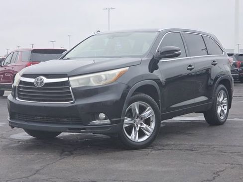 Used 2014 Toyota Highlander Limited w/ Driver Technology Package image 2