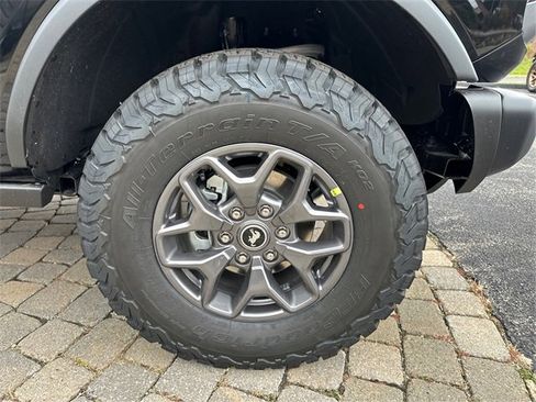 New 2025 Ford Bronco Badlands image 12