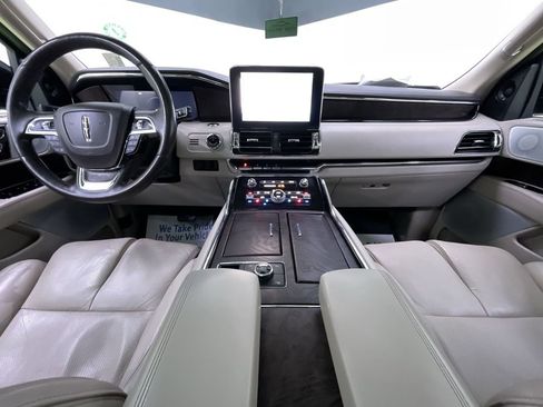 Used 2018 Lincoln Navigator L Reserve w/ Technology Package image 18