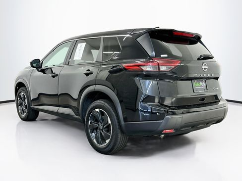 Used 2024 Nissan Rogue SV AWD/4WD image 5