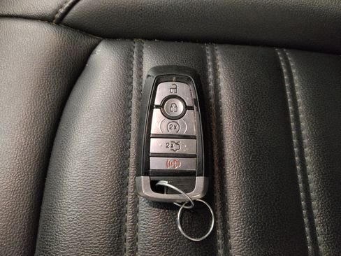 Used 2019 Ford Edge SEL w/ Equipment Group 201A FWD image 32