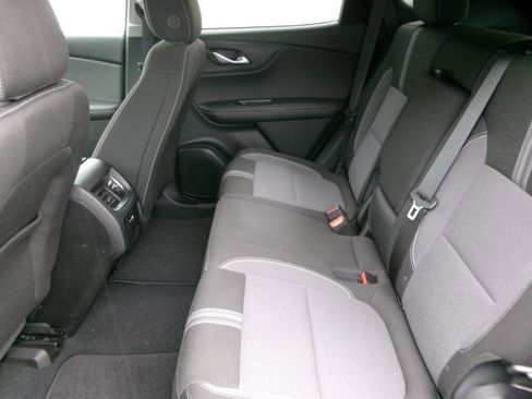Used 2025 Chevrolet Blazer LT FWD image 10