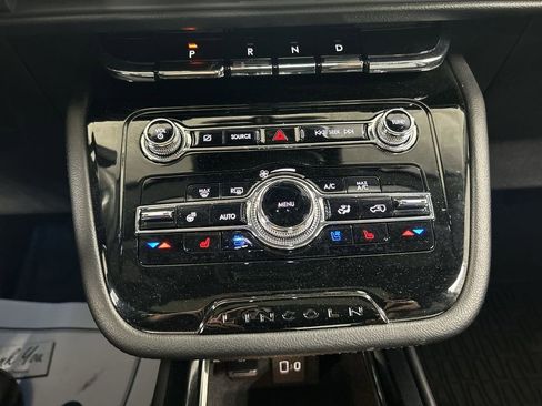Used 2022 Lincoln Corsair AWD w/ Premium Package image 19