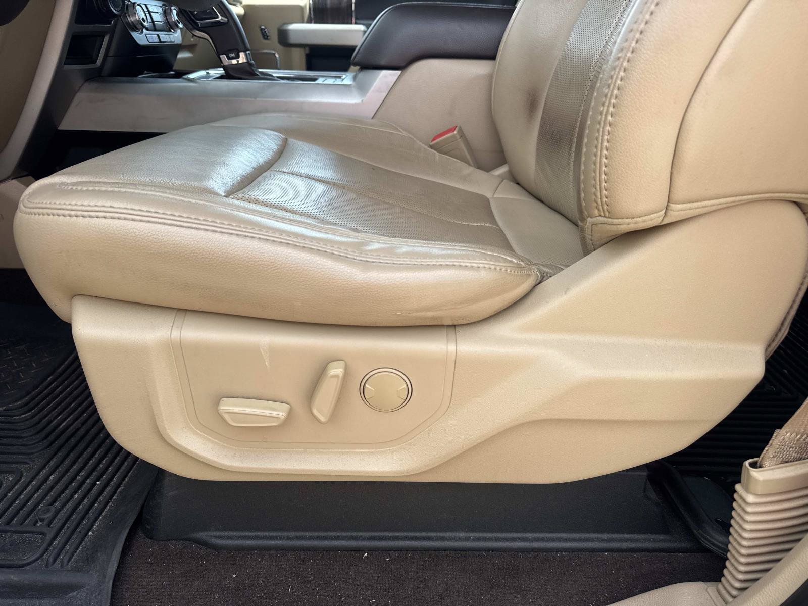 Used 2019 Ford F150 Lariat w/ Equipment Group 502A Luxury AWD/4WD image 17