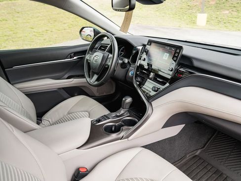 Used 2024 Toyota Camry SE w/ Audio Upgrade Package image 10