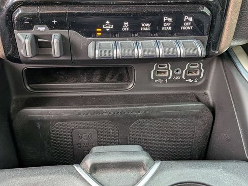 Used 2022 RAM 1500 Laramie AWD/4WD image 31
