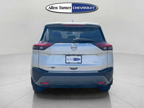 Used 2023 Nissan Rogue SV image 5
