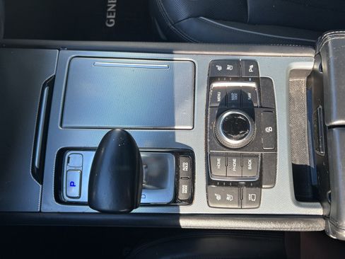 Used 2018 Genesis G80 3.8 w/ Option Group 03 image 19