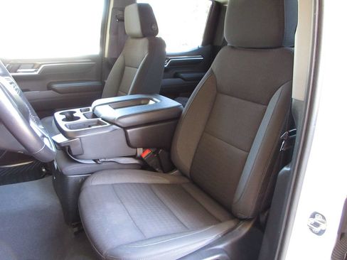 Used 2022 Chevrolet Silverado 1500 LT RWD image 11