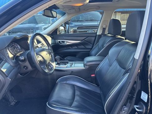 Used 2017 INFINITI Q70 L 3.7 image 8