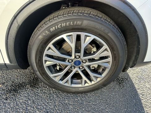 Used 2022 Ford Escape SEL image 25