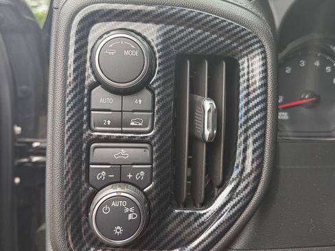 Used 2021 Chevrolet Silverado 1500 LT w/ Bed Protection Package AWD/4WD image 9