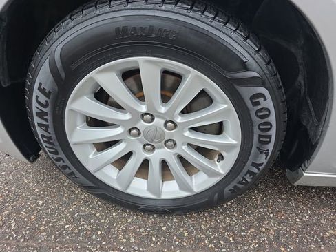 Used 2012 Chrysler 300 RWD image 10