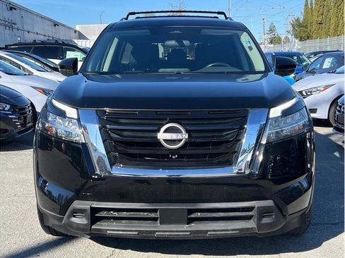 Used 2022 Nissan Pathfinder SV w/ Cargo Package image 2