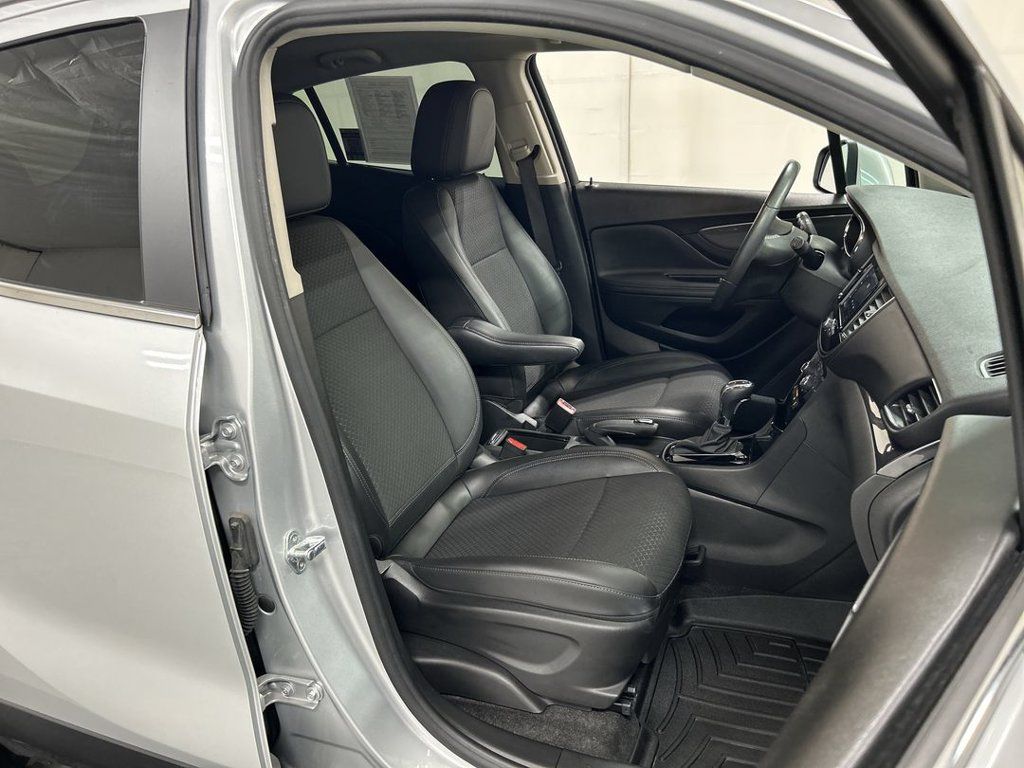 Used 2022 Buick Encore Preferred w/ Safety Package AWD/4WD image 22