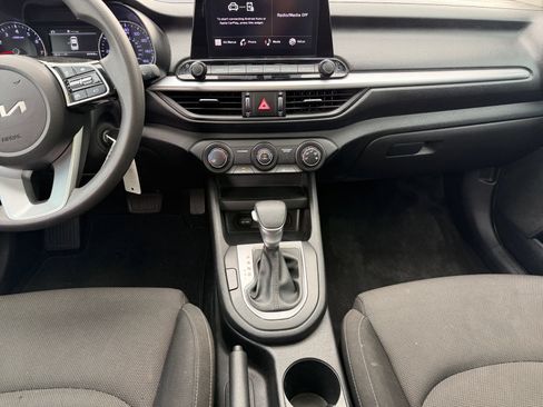 Used 2023 Kia Forte LXS w/ LXS Technology Package FWD image 11