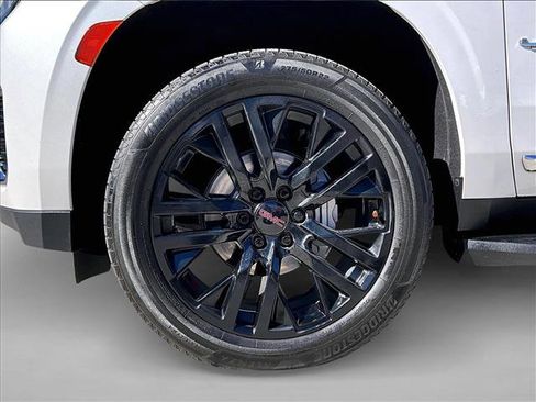 Used 2021 GMC Yukon SLT image 10