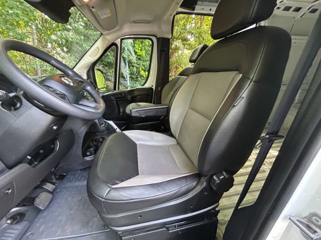 Used 2025 RAM ProMaster 2500 w/ Convenience Group FWD image 9