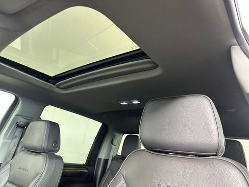 Used 2024 GMC Sierra 2500 Denali w/ Technology Package image 12