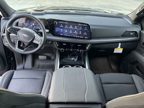 New 2026 Chevrolet Suburban Premier image 21