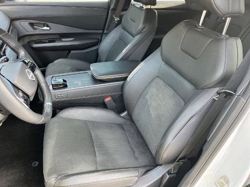 Certified 2023 Nissan Ariya AWD image 16