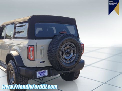 Certified 2025 Ford Bronco Outer Banks w/ Sasquatch Package AWD/4WD image 5