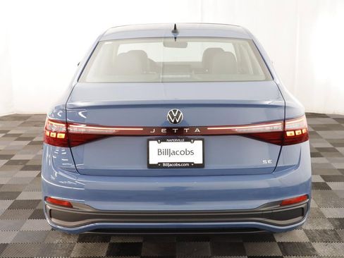 New 2026 Volkswagen Jetta SE FWD image 17