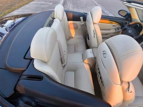 Used 2004 Lexus SC 430 Convertible RWD image 28