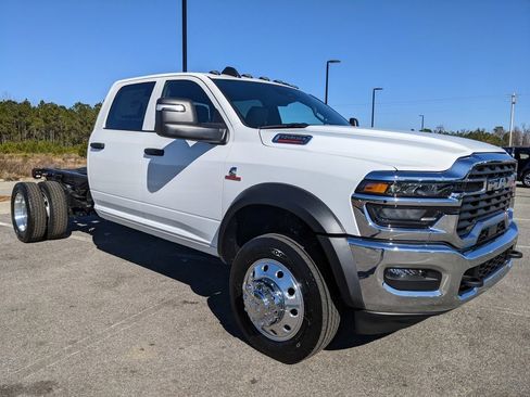 New 2026 RAM 5500 Tradesman w/ Chrome Appearance Group AWD/4WD image 15