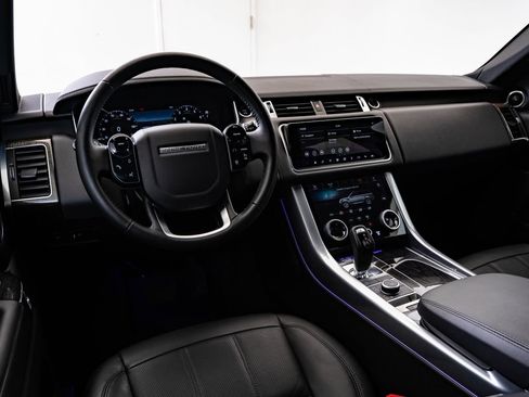 Used 2019 Land Rover Range Rover Sport HSE image 4