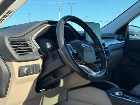 Used 2021 Ford Escape SEL image 18