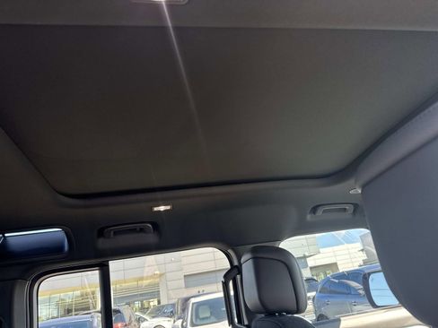 Used 2024 Land Rover Defender 110 X image 10