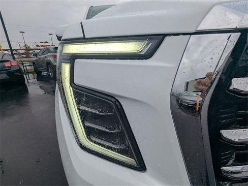 New 2026 GMC Yukon XL Elevation image 10