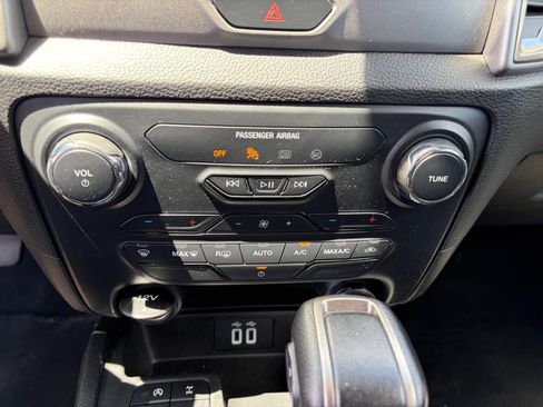 Used 2022 Ford Ranger XLT w/ Equipment Group 301A Mid AWD/4WD image 31