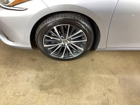 Used 2022 Lexus ES 250 w/ Premium Package AWD/4WD image 28
