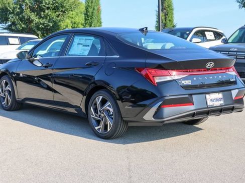 New 2026 Hyundai Elantra Limited FWD image 3