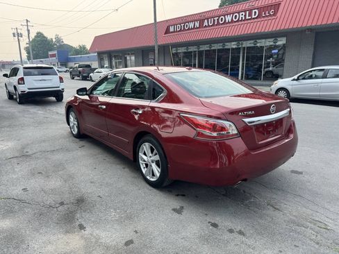 Used 2015 Nissan Altima 2.5 SV w/ Convenience Package FWD image 6