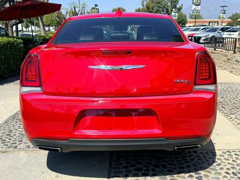 Used 2017 Chrysler 300 S RWD image 6