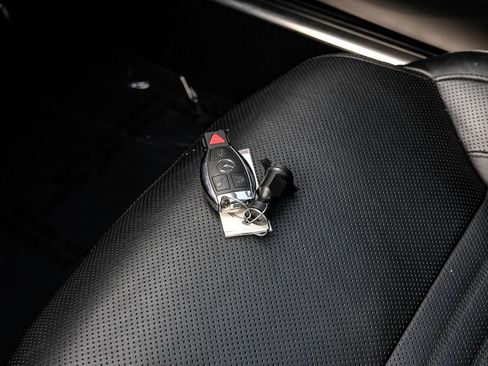 Used 2014 Mercedes-Benz SL 550 image 61