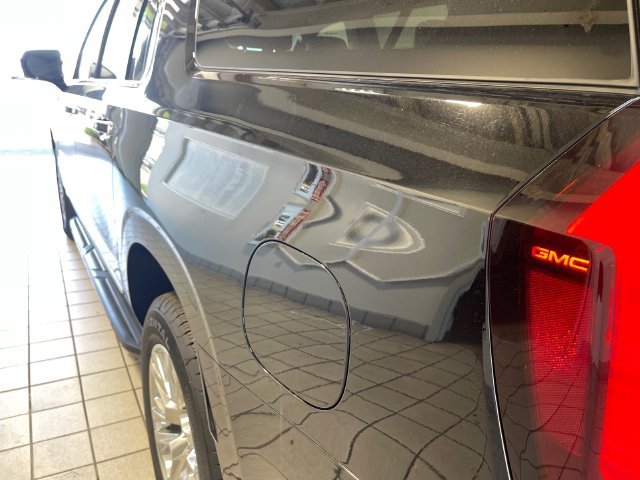 Used 2025 GMC Yukon XL Denali AWD/4WD image 19
