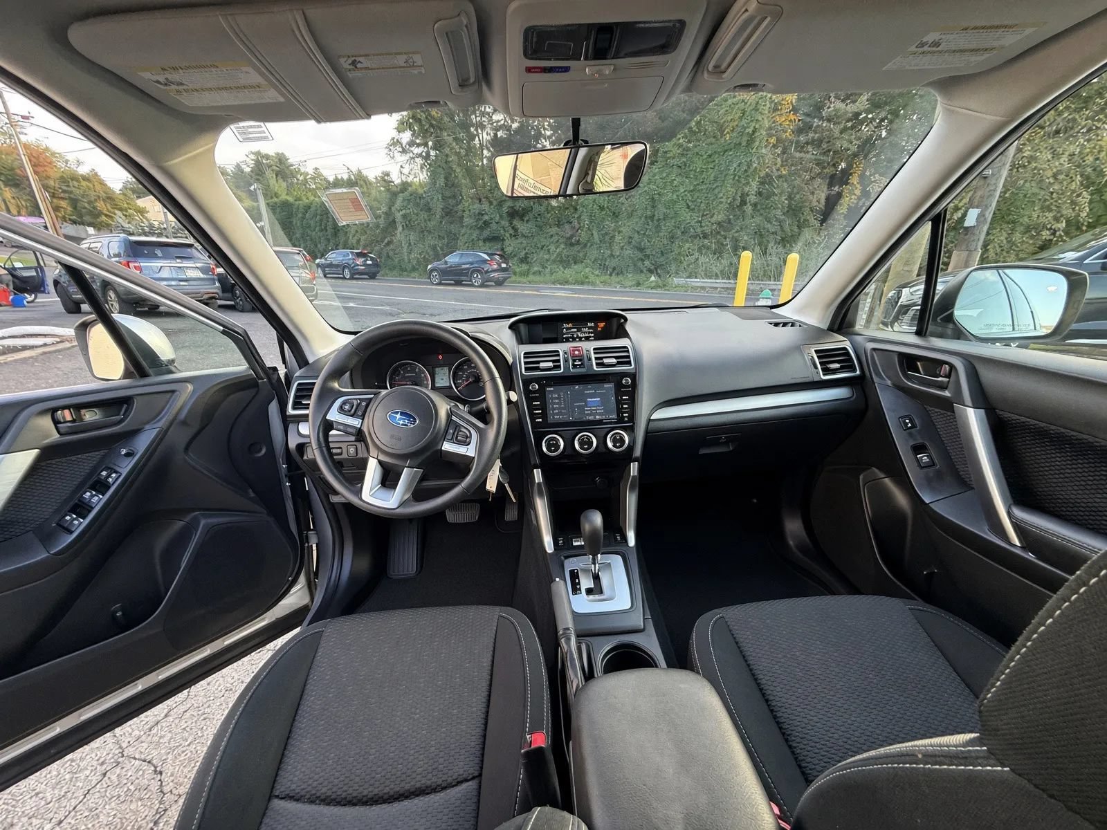 Used 2017 Subaru Forester 2.5i Premium w/ Popular Package #2A AWD/4WD image 9