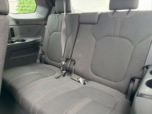 Used 2023 Honda Pilot Sport image 35