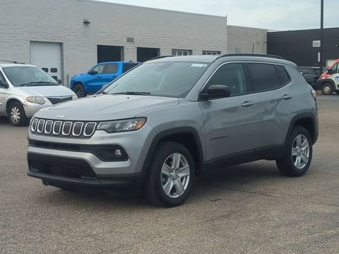Used 2022 Jeep Compass Latitude AWD/4WD image 7
