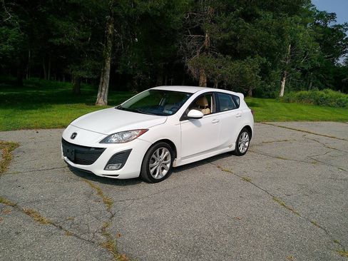 Used 2011 MAZDA MAZDA3 s Sport FWD image 2