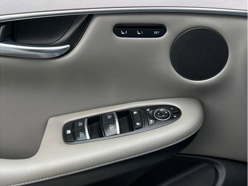 Used 2023 INFINITI QX50 Luxe image 17